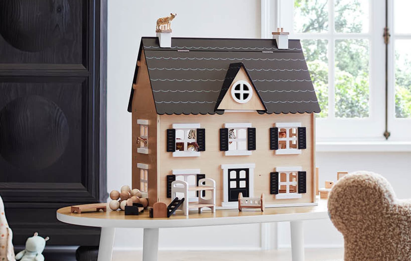 wooden dolrlhouses